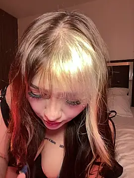 Daniela ruizz online show from 10, 7, 2026