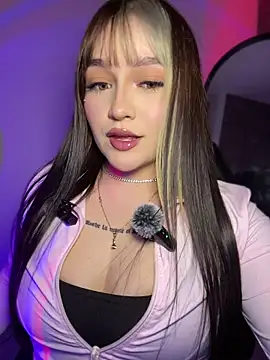 Daniela ruizz online show from 22, 4, 2026