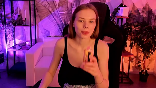 BellaHaadiid online show from 15, 12, 2025