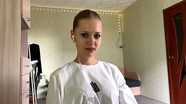 Snapshot of ZaidaSchwarten chatting on 4, 7, 2026 ZaidaSchwarten online show from 4, 7, 2026