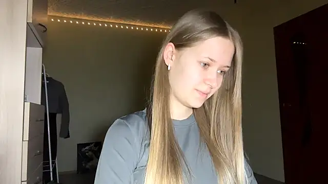 ZaidaSchwarten online show from 9, 2, 2026