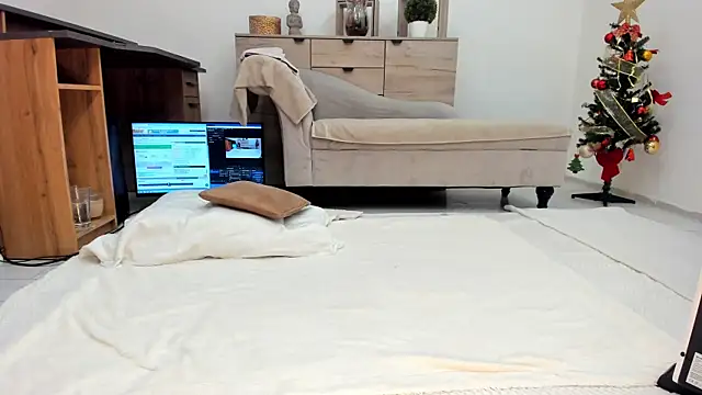 classy medea online show from 17, 12, 2025