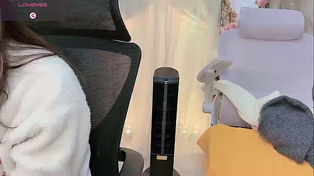 Yvonne-07 online show from 10, 1, 2026