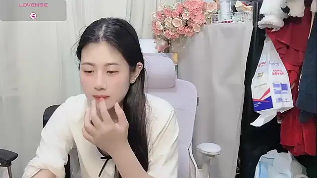 Yvonne-07 online show from 13, 3, 2026