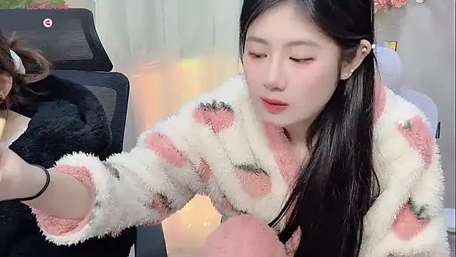 Yvonne-07 online show from 22, 12, 2025