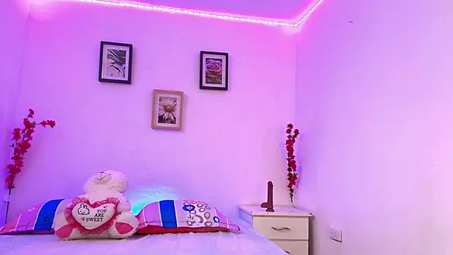 Aurora Dolce online show from 3, 3, 2026