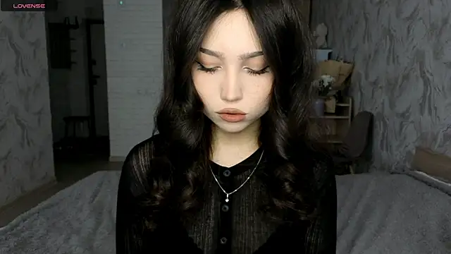 Qwami Amie online show from 25, 5, 2026