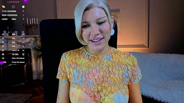 Snapshot of Lindsi_Luvviv chatting on 28, 6, 2026 Lindsi Luvviv online show from 28, 6, 2026