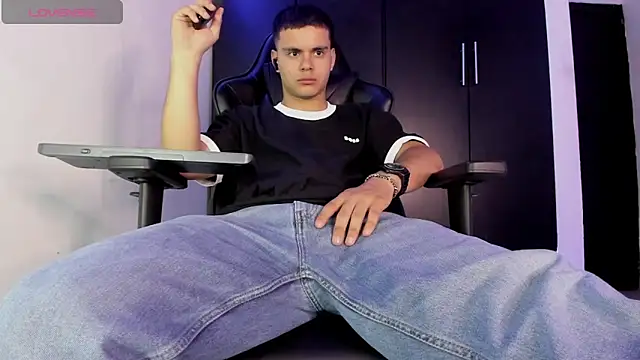 Liam Mateo online show from 12, 4, 2026