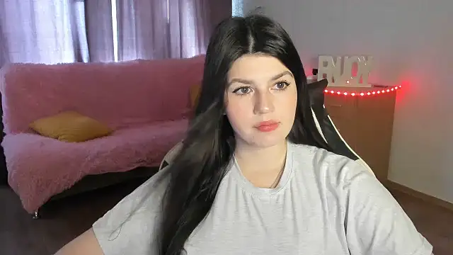 KisaModel online show from 6, 7, 2026
