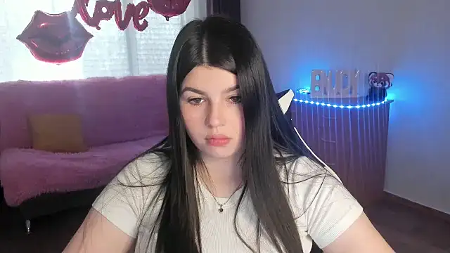 KisaModel online show from 28, 4, 2026