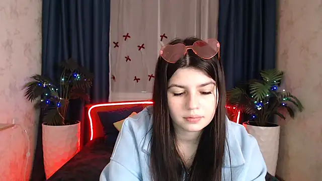 Snapshot of KisaModel chatting on 20, 12, 2025 KisaModel online show from 20, 12, 2025