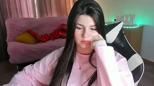 KisaModel online show from 6, 6, 2026