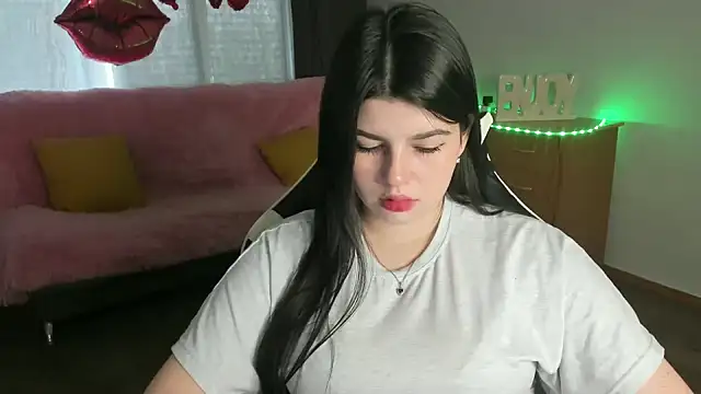 KisaModel online show from 19, 5, 2026