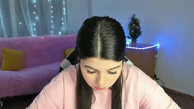 KisaModel online show from 11, 2, 2026