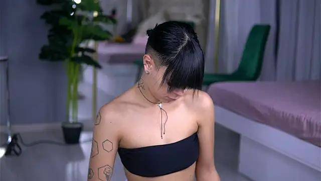 Snapshot of AnneFaris chatting on 6, 1, 2026 AnneFaris online show from 6, 1, 2026