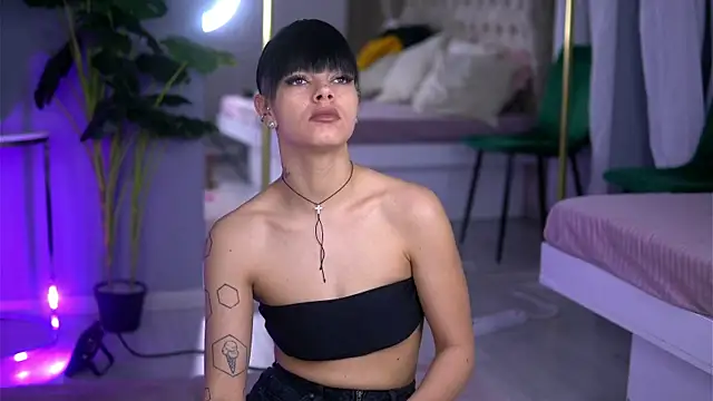 Snapshot of AnneFaris chatting on 9, 1, 2026 AnneFaris online show from 9, 1, 2026