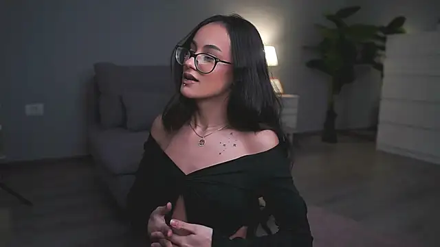 ValexieLux online show from 13, 3, 2026