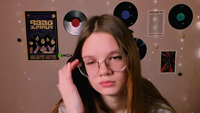 caroline eclipse online show from 21, 12, 2025