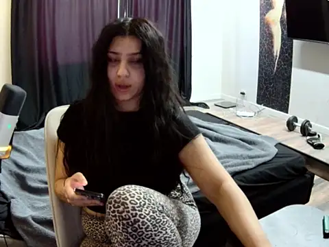 Snapshot of Nicole_Pars chatting on 24, 2, 2026 Nicole Pars online show from 24, 2, 2026