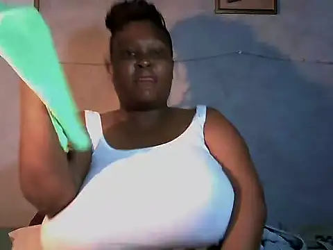 sweetmilkylady online show from 11, 6, 2026