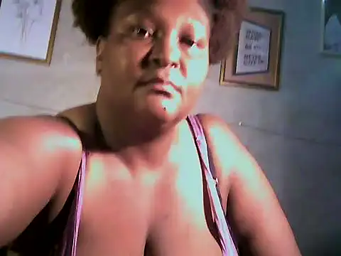 sweetmilkylady online show from 14, 4, 2026