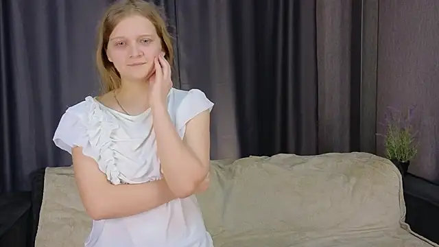 Snapshot of HazeElariel chatting on 20, 3, 2026 HazeElariel online show from 20, 3, 2026