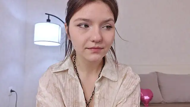 NyraVesperis online show from 7, 5, 2026