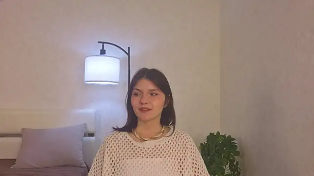 NyraVesperis online show from 18, 4, 2026