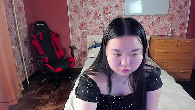 hungrybunny333 online show from 17, 12, 2025