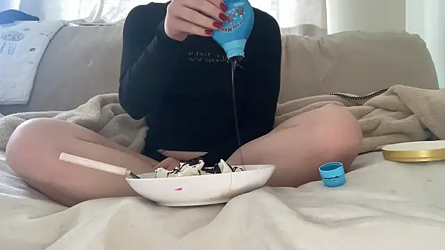 ijustturned18today online show from 13, 4, 2026