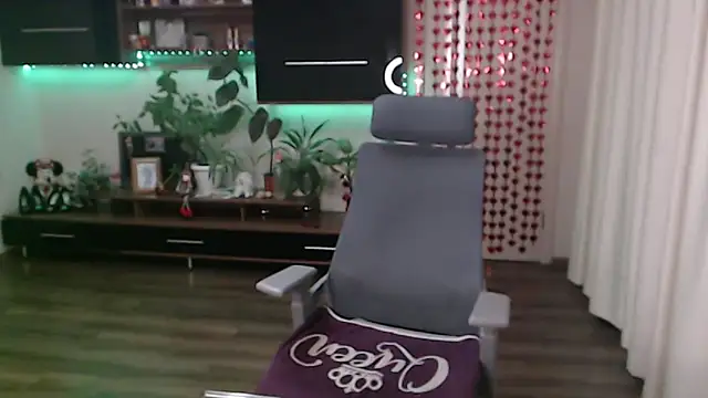 SofiaBoone online show from 7, 2, 2026