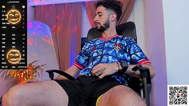 Snapshot of _YOURHERO chatting on 2, 4, 2026 YOURHERO online show from 2, 4, 2026