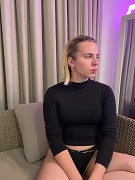 AmieGlow online show from 20, 12, 2025