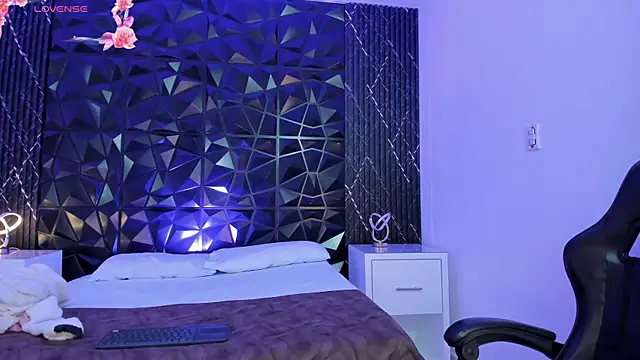 AriadnaLoren online show from 8, 4, 2026