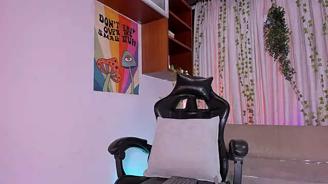 AriadnaLoren online show from 21, 12, 2025