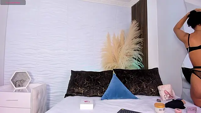 AriadnaLoren online show from 4, 2, 2026