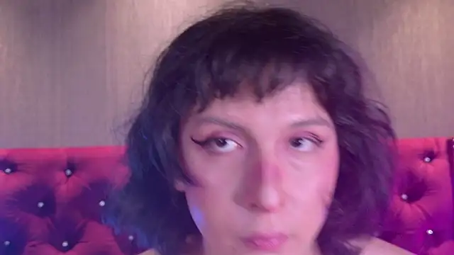 Snapshot of Shelly_bat chatting on 8, 7, 2026 Shelly bat online show from 8, 7, 2026