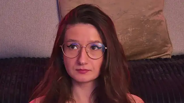 Snapshot of TheaMalekoo chatting on 21, 12, 2025 TheaMalekoo online show from 21, 12, 2025