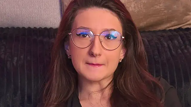 Snapshot of TheaMalekoo chatting on 22, 12, 2025 TheaMalekoo online show from 22, 12, 2025