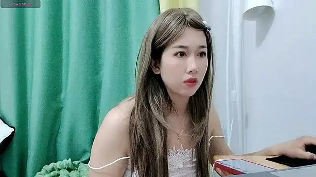 Snapshot of Leila-11 chatting on 5, 3, 2026 Leila-11 online show from 5, 3, 2026