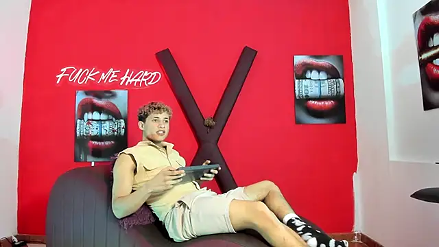 Snapshot of YOUNG_GUYS1 chatting on 27, 2, 2026 YOUNG GUYS1 online show from 27, 2, 2026