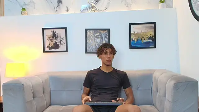 Snapshot of YOUNG_GUYS1 chatting on 13, 2, 2026 YOUNG GUYS1 online show from 13, 2, 2026