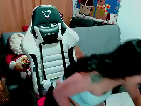 Snapshot of milk_hot_mafe chatting on 19, 12, 2025 milk hot mafe online show from 19, 12, 2025