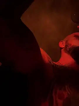 kingNQueen1211 online show from 10, 4, 2026