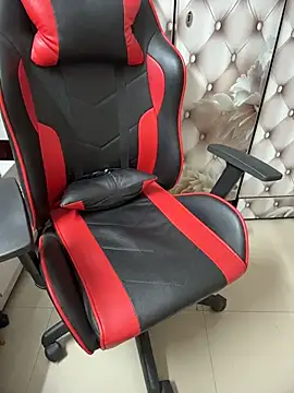 butterflyslay online show from 15, 4, 2026