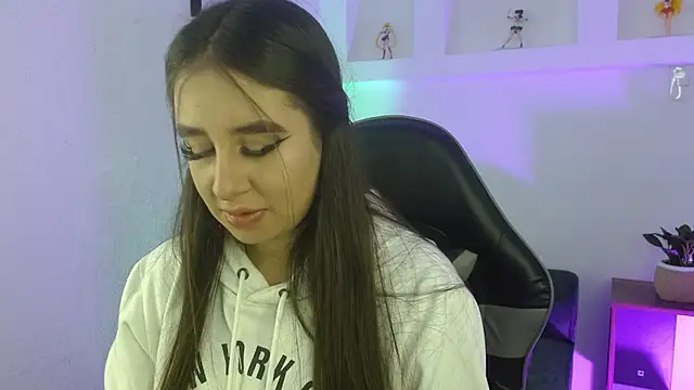 Cherylloviing  online show from 22, 12, 2025