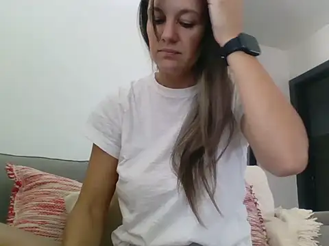 sweetcouple32 online show from 12, 1, 2026