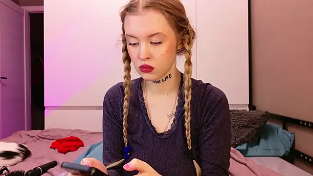 candy kattee online show from 13, 12, 2025