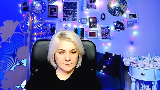 EvaEvals online show from 17, 12, 2025